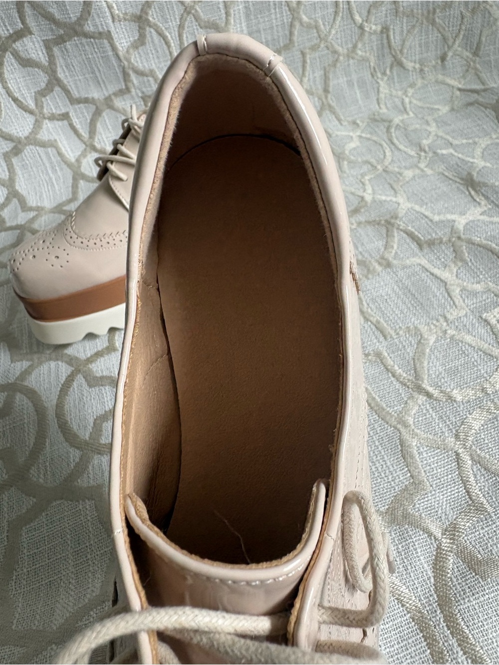 Women's Platform Wingtip Oxfords in Nude Beige - Picture 3 of 7